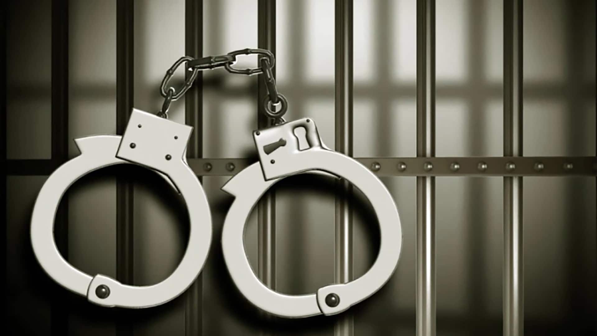 शराब के नशे में भाईयो के झगड़े के दौरान हुई घातक चाकूबाजी; संदिग्ध पकड़ा गया