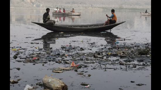 उत्तर प्रदेश सरकार ने बाराबंकी जिले में गोमती और घाघरा नदियों में खनिजों का आकलन करने के लिए सर्वेक्षण किया शुरू