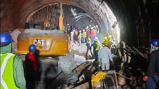 Uttarkashi Tunnel Collapse: उत्तरकाशी वीडियो, ढही सुरंग से फंसे मजदूरों को कैसे बाहर निकाला जाएगा