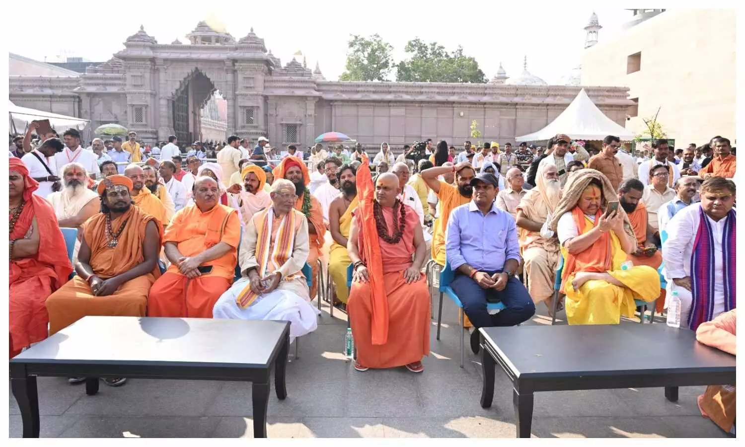 वाराणसी में संस्कृति संसद के समापन सत्र में संतों ने की अलग तीर्थ मंत्रालय की मांग