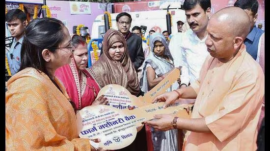 महिलाओं को सशक्त बनाना, उत्तर प्रदेश में योगी आदित्यनाथ की डबल इंजन सरकार की पहल