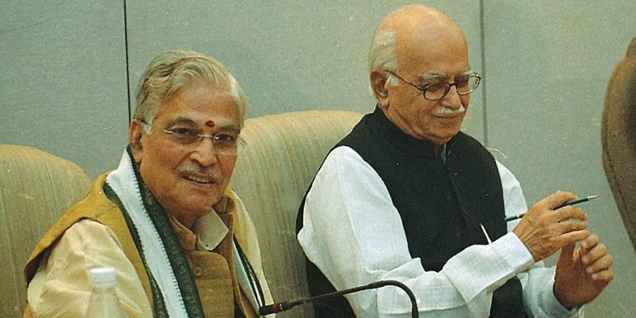 भव्य राम मंदिर उद्घाटन के लिए लालकृष्ण आडवाणी और एमएम जोशी को मिला निमंत्रण