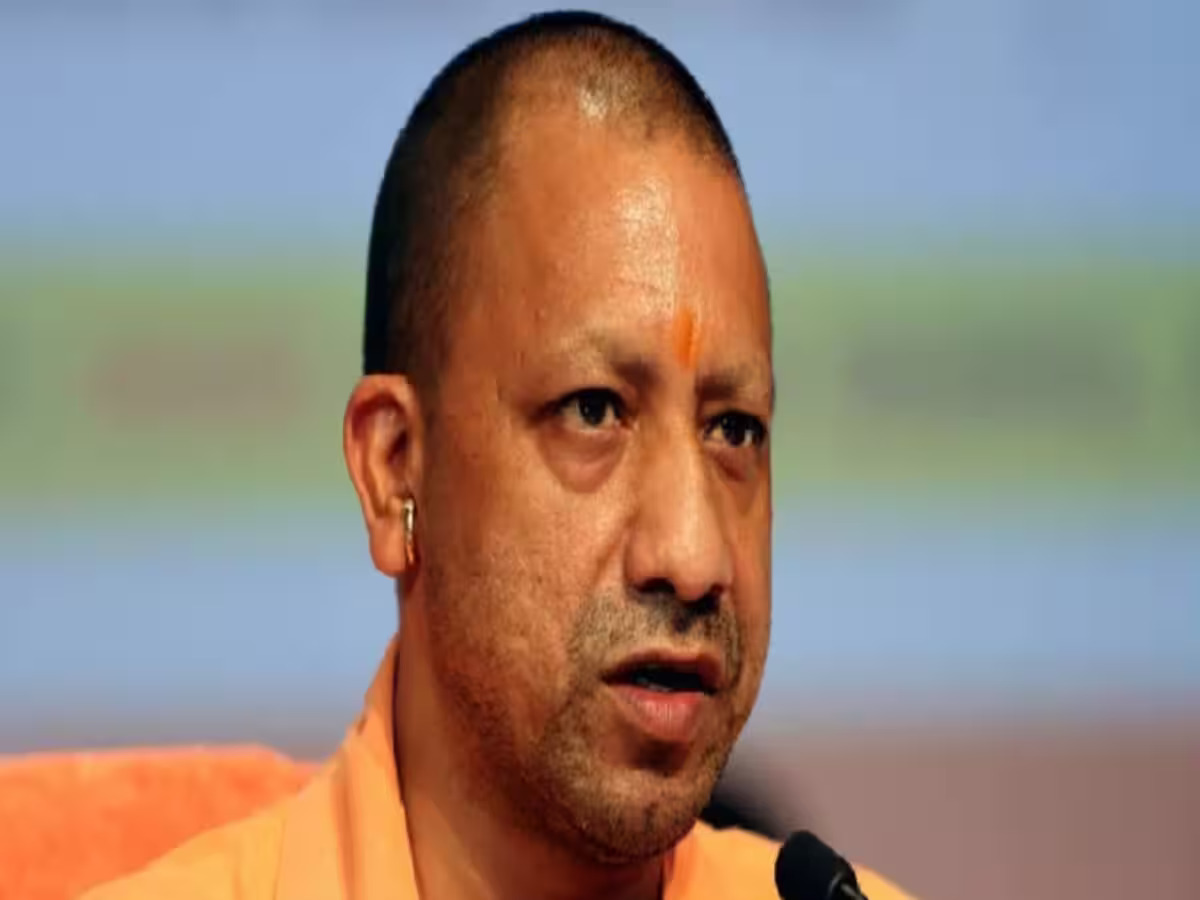 योगी सरकार ने सत्ता दुरुपयोग, लापरवाही और भ्रष्टाचार को लेकर कई अधिकारियों को किया बर्खास्त