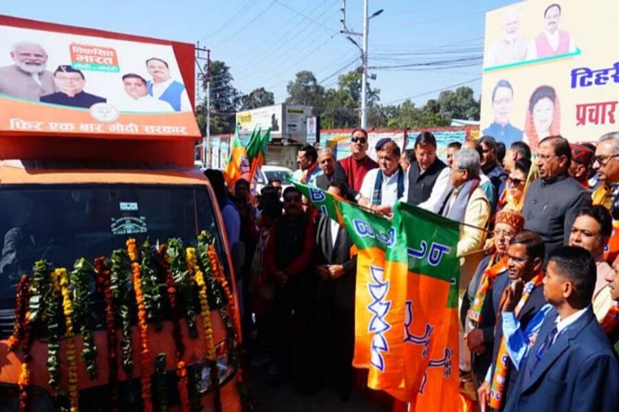 Uttarakhand BJP: दुष्यंत गौतम दो दिन के दौरे पर, हरी झंडी दिखाकर प्रचार वैन का किया उद्घाटन