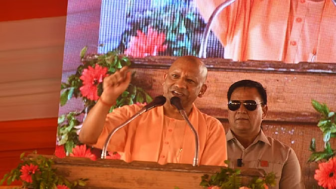 गोरखपुर रैली में विपक्ष पर बरसे सीएम योगी, बोले रामराज का मतलब सबका सम्मान, सबकी सुरक्षा और सबका विकास