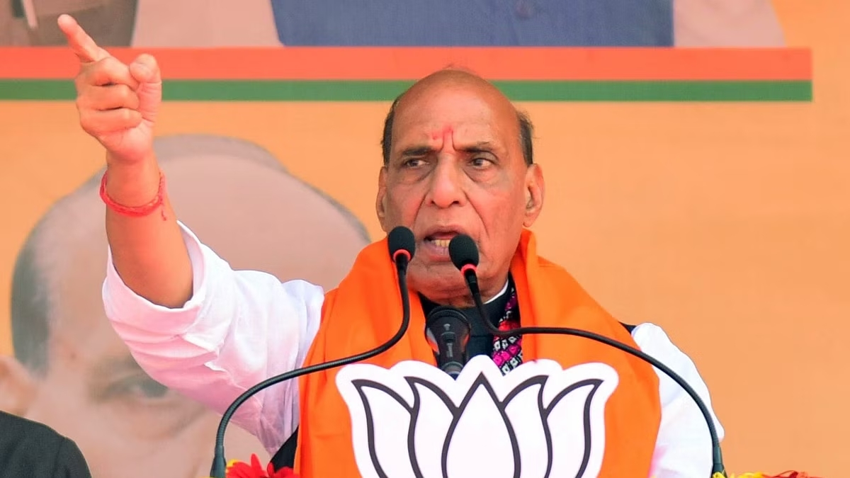 Lok Sabha Elections: ‘डायनासोर की तरह विलुप्त हो जाएगी कांग्रेस’, राजनाथ सिंह ने कांग्रेस पर साधा निशाना