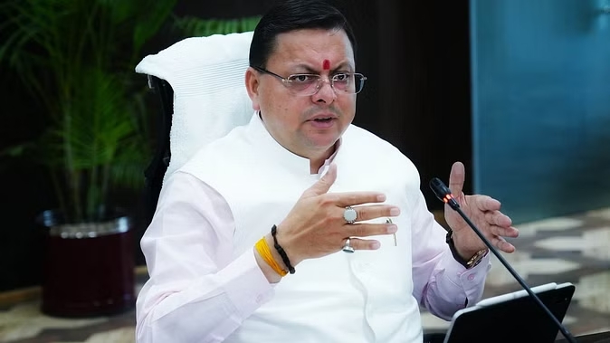 उत्तराखंड: जंगल की आग से चार की मौत, सीएम धामी ने की सख्त कार्रवाई, दो सस्पेंड, एक को किया अटैच