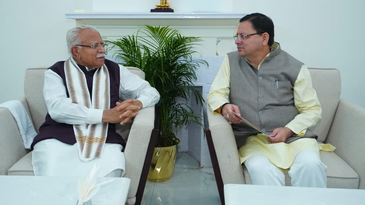 मुख्यमंत्री पुष्कर सिंह धामी ने केंद्रीय मंत्री मनोहर लाल खट्टर से की मुलाकात, बिजली आपूर्ति के लिए किया अनुरोध