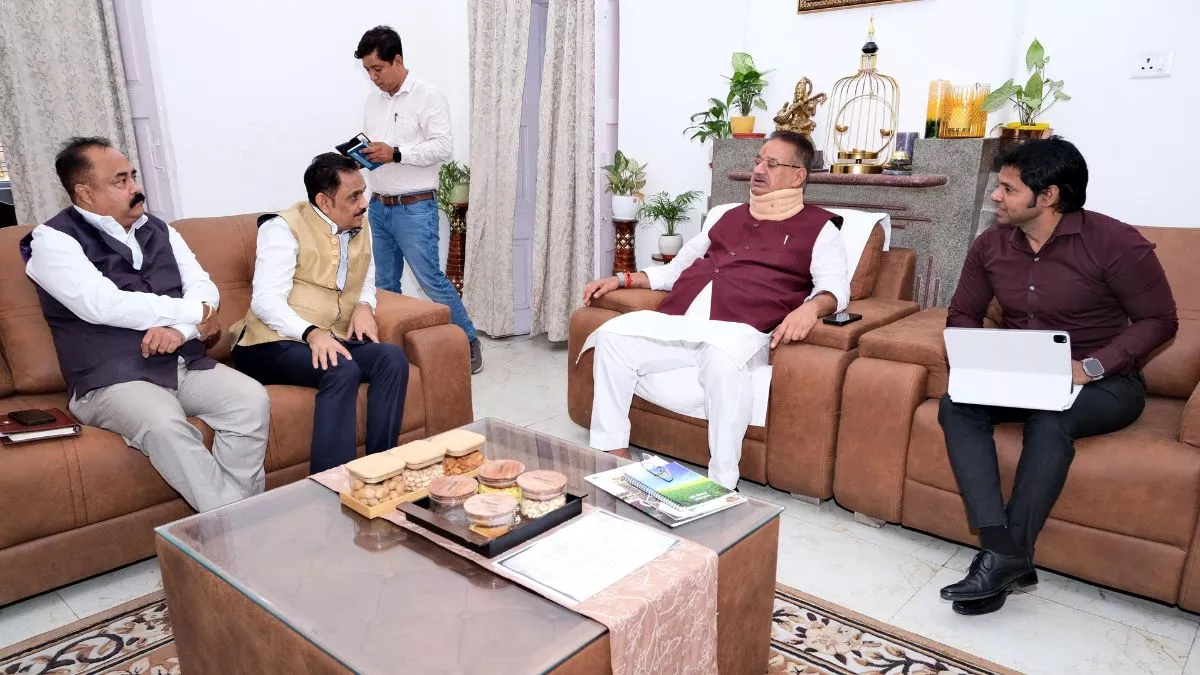 उत्तराखंड में कृषि क्षेत्र में 500 करोड़ रुपये का निवेश करेगा अडानी समूह, कृषि मंत्री गणेश जोशी ने की प्रतिनिधिमंडल से चर्चा