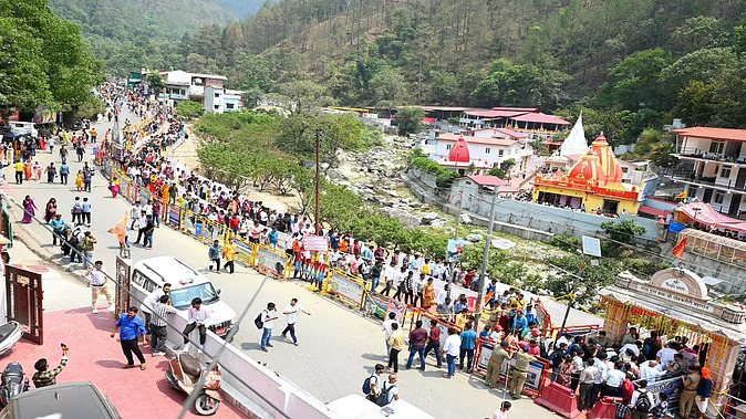 Uttarakhand News: नैनीताल को पछाड़, कैंची धाम बना पर्यटकों की पहली पसंद, जानिए क्यों