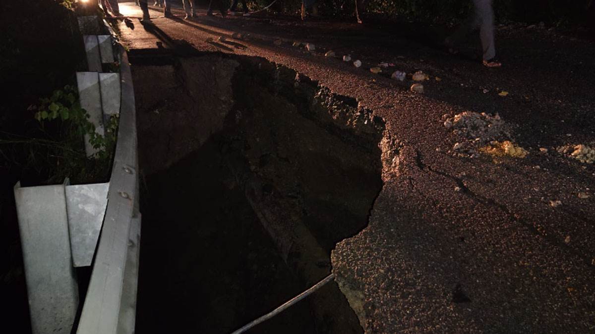 Uttarakhand Rains: भूस्खलन के कारण केम्पटी-मसूरी रोड पर यातायात रुका, आवाजाही पूरी तरह से बंद