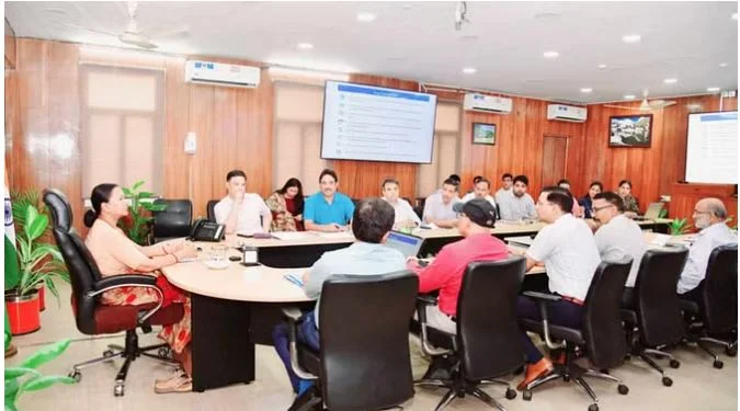 Uttarakhand: यूसीसी पोर्टल पर सरकारी कर्मचारियों का विवाह पंजीकरण अनिवार्य, मुख्य सचिव ने सभी विभागों को जारी किए निर्देश