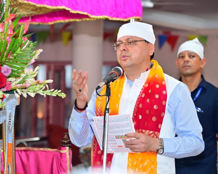 Uttarakhand : सीएम धामी ने श्री ब्रह्म निवास आश्रम में 50वें निर्वाण दिवस पर श्रद्धा सुमन किये अर्पित