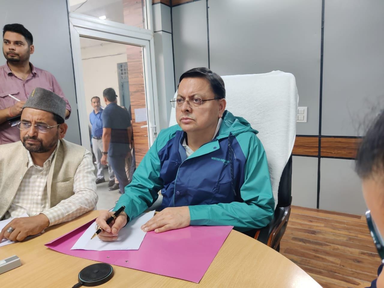 Dharali disaster : मुख्यमंत्री पुष्कर सिंह धामी के निर्देश पर अलर्ट मोड में स्वास्थ्य विभाग