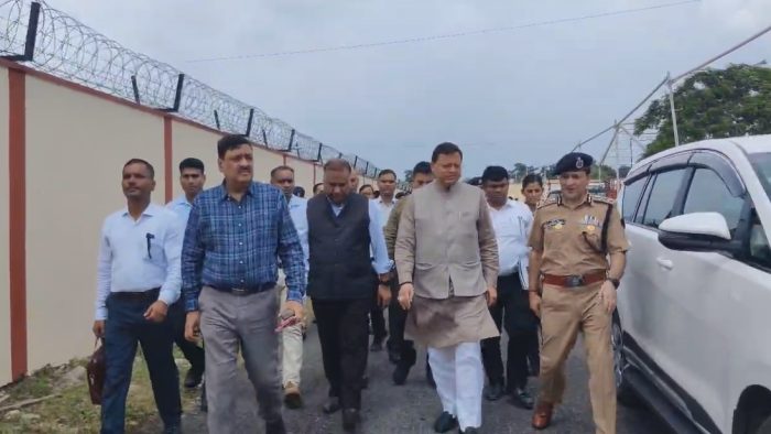 Char Dham Yatra : चारधाम यात्रा मार्गों को दुरुस्त करने में जुटी उत्तराखंड सरकार: मुख्यमंत्री धामी