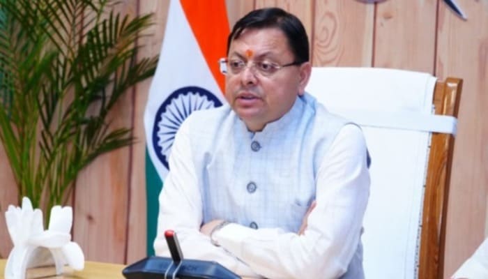 Uttarakhand : सीएम धामी ने की बड़ी कार्रवाई, दो पूर्व वन अधिकारियों पर गिरी गाज
