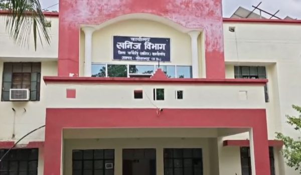 फर्जी परमिट का खेल बेनकाब, अवैध खनिज परिवहन गिरोह पर पुलिस का बड़ा प्रहार