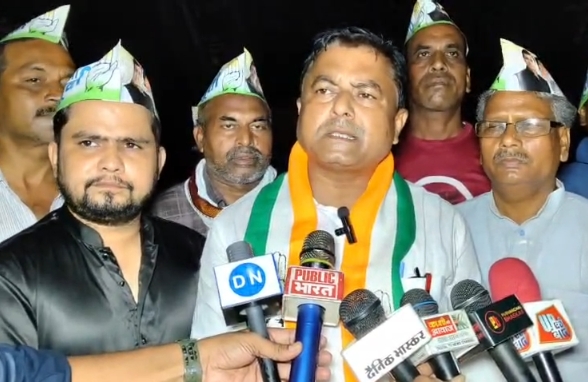 राहुल गांधी के खिलाफ FIR के विरोध में कांग्रेस का धरना, मुकदमा वापस लेने की मांग