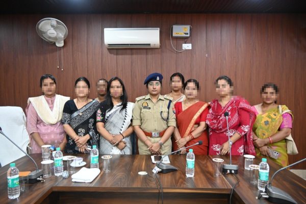 चंदौली में मिशन शक्ति 6.0 के तहत नारी शक्तियों का सम्मान, खिलाड़ियों से लेकर महिला पुलिसकर्मियों तक सम्मानित